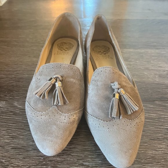 Vince Camuto Elegant Flats with Tassels - Picture 2 of 2